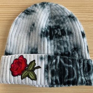Tie dye ribbed beanie with rose patch